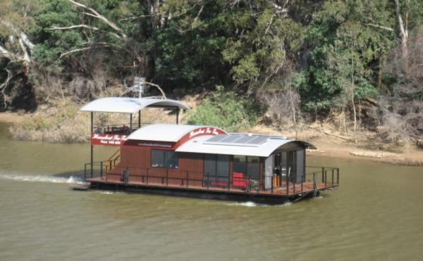 boat on bend            